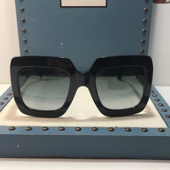 New Authentic Gucci GG0053SN 001 Black Oversize Square Sunglasses - Picture 9 of 14